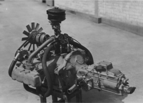Grégoire 2 Litres (1947) - wassergekühlter Vierzylinder-Boxermotor mit dahinter angedocktem Getriebe