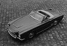 Grégoire Sport (1956) - Jean André Grégoire am Lenkrad seines dreisitzigen Sportwagens mit Frontantrieb