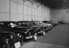 Grégoire Sport (1956) - ganz hinten, davor Vorläufer und andere Autos, denen Grégoire zum Laufen half