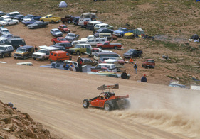 Grösse Flügel verhelfen zu besserer Traktion - Bergrennen Pikes Peak 1985