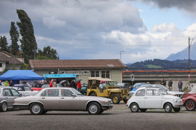 Gross und Klein, Luxuriös und Sparsam - glücklich vereint - Oldtimer Sunday Morning Treffen Zug am 6. August 2023 Gross und Klein, Luxuriös und Sparsam - glücklich vereint - Oldtimer Sunday Morning Treffen Zug am 6. August 2023