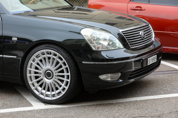 Grosse Räder auch an älteren Autos, hier bei Lexus - Japanese Car Meeting Kemptthal 2025