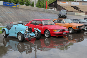 Grosse Spannbreite - links eine Bugatti-Replica auf VW-Basis, daneben ein Saab 900 und ein alter Mazda - Dolder Classics Mai 2017 Grosse Spannbreite - links eine Bugatti-Replica auf VW-Basis, daneben ein Saab 900 und ein alter Mazda - Dolder Classics Mai 2017