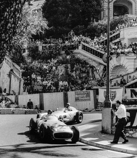 Grosser Preis von Monaco (Europa) am 22. Mai 1955 - Juan Manuel Fangio vor Stirling Moss - beide auf Mercedes-Benz W 196 R