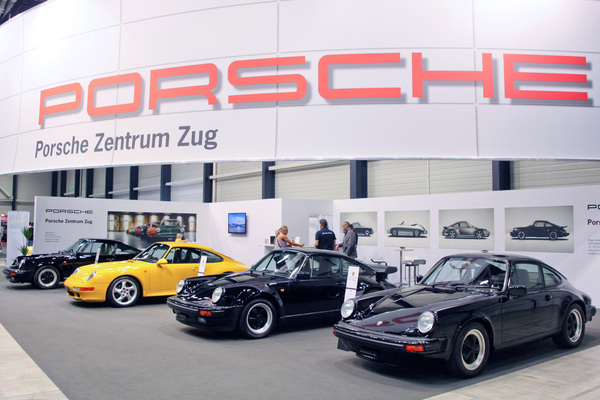 Bild Grosser Stand des Porsche Zentrums Zug - Swiss Classic World 2015