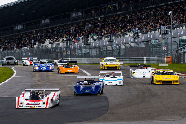 Bild: Großvolumige Motoren, extreme Performance, maximaler Spaß beim Zuschauen - die Sportwagen der „HC CanAm & Sportscars“ versprechen beim Oldtimer-Grand-Prix vom 9. bis 11. August spektakuläre Unterhaltung