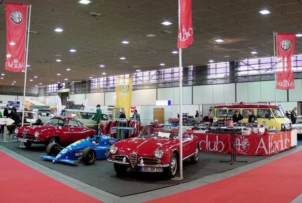 Bild: Grosszügiger Stand des Alfa Romeo Clubs - Motorworld Classics Berlin 2015