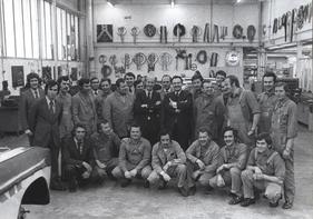 Gruppenbild mit Chefs - die Mannschaft von Ford Motorsport 1973