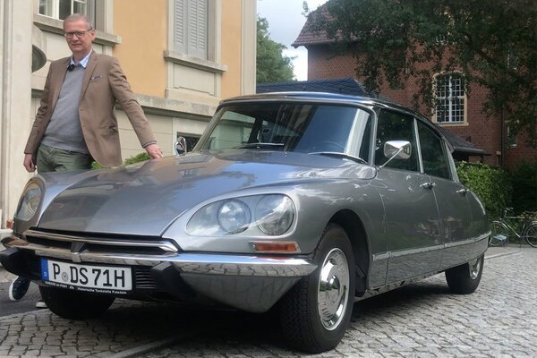 Image: Günther Jauch donated his Citroën DS 21 for the 30th classic car fundraiser organized by Lebenshilfe Giessen
