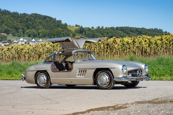 Bild: Gullwing 300 SL Replica by Ostermeier (1990) - als Lot 81 an der Versteigerung "Klassische Automobile & Motorräder" der Oldtimer Galerie in Toffen am 18. Oktober 2025