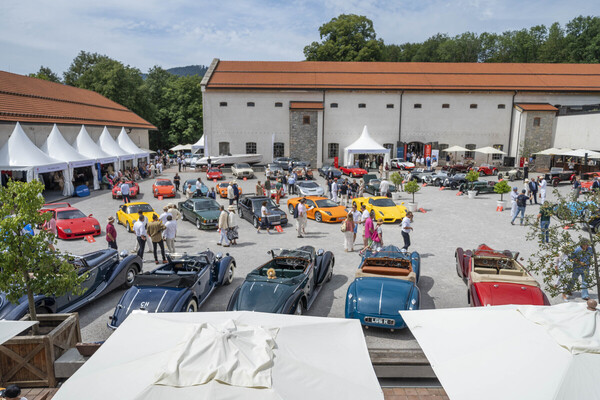 Bild: Gut Kaltenbrunn am Tegernsee bildete die Kulisse – Concours of Elegance Germany 2024