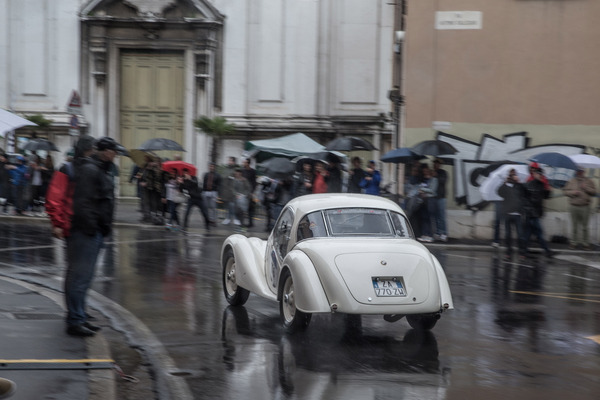 Gut, die ein Dach über sich haben ... - Mille Miglia 2016