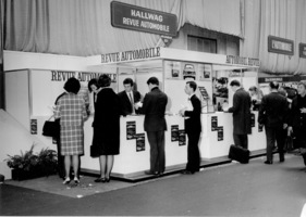 Gut frequentierter Stand der Automobil Revue - Genfer Autosalon 1967