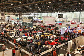 Gut gefüllte Halle (Bremen Classic Motorshow 2018)