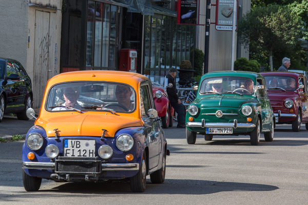 Gut gekühlt für heisse Tage - Treffen der Fiat-600-Freunde 2023