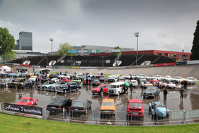 Gute Stimmung in der offenen Rennbahn, vor allem als sich die Sonne wieder zeigt - Dolder Classics Mai 2017 Gute Stimmung in der offenen Rennbahn, vor allem als sich die Sonne wieder zeigt - Dolder Classics Mai 2017