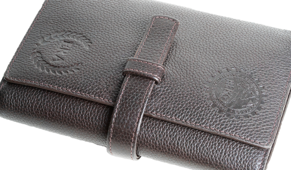 HERO-ERA Uhr der Schweizer Manufaktur Alatron - Wird mit einer Ledertasche geliefert