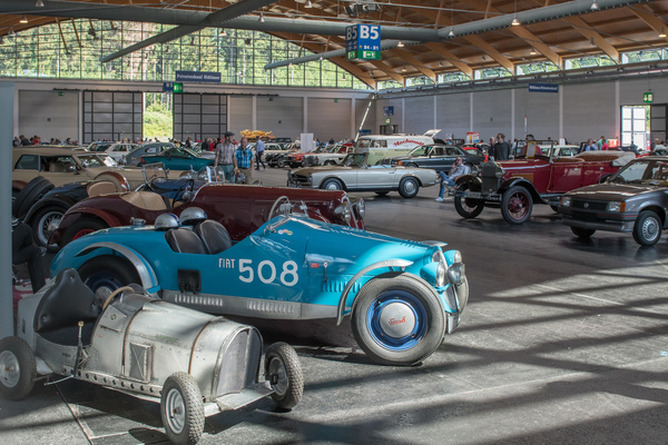 Bild Halle B5 war für den Privatverkauf von Oldtimern reserviert - Motorworld Classics Bodensee 2018