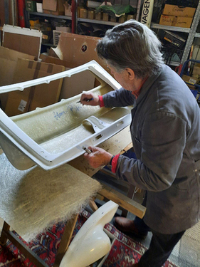 Handsignierter Bürzel – Brixner Karosserien
