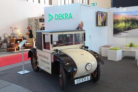 Hanomag 2/10 PS 'Kommissbrot' (1927) - wirbt für die Dekra - Motorworld Classics Berlin 2018