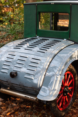 Hanomag 2/10 PS 'Kommissbrot' (1928) - gerippte Motorhaube