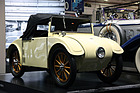 Hanomag "Kommissbrot" (1927) - ersters Serienautomobil mit sogenannter Pontonkarosserie (Techno Classica 2013)