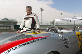 Hans Herrmann - Solitude Revival Porsche Museum mit legendären Fahrzeugen am Start