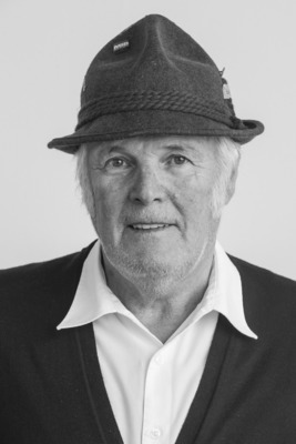 Hans Heyer und sein Markenzeichen, der Hut