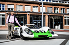 Bild: Hans Mezger neben dem ersten Porsche 917 von 1969 im Jahr 2019