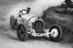 Hans Stuck auf Austro Daimler beim Klausenrennen von 1930