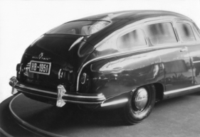 Hansa 1800 (1951) - Internationale Automobilausstellung (IAA) in Frankfurt 1951 - Heck, rechts Hansa 1800 (1951) - Internationale Automobilausstellung (IAA) in Frankfurt 1951 - Heck, rechts
