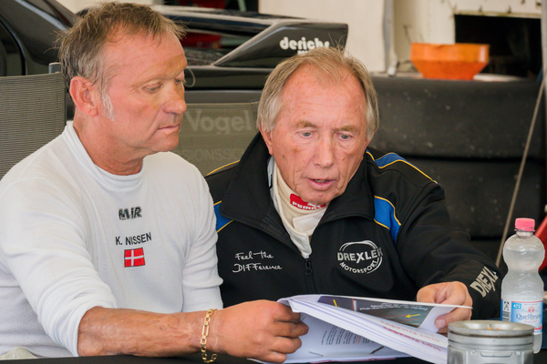 Harald Grohs (right) discusses the lap table with Kris Nissen (left) - Touring Car Classics at the Salzburgring on July 10-12, 2020