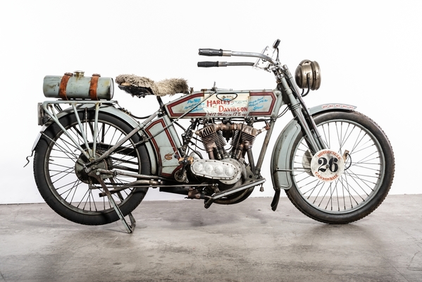 Image: Harley Davidson 10E (1914) - Highlight of the special show "The century of coolness - US motorcycles from 100 years" at the Bremen Classic Motorshow 2019