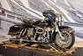 Harley-Davidson Electra Glide 1200 FLH " New old stock " (1978) - als Lot 273 angeboten an der Artcurial Rétromobile Paris Versteigerung am 3./4. Februar 2023 (© Artcurial, 2022) Harley-Davidson Electra Glide 1200 FLH " New old stock " (1978) - als Lot 273 angeboten an der Artcurial Rétromobile Paris Versteigerung am 3./4. Februar 2023 (© Artcurial, 2022)