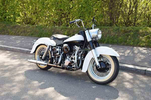 Harley-Davidson FLH 1200 Duo Glide () - as lot 21 at the vintage car gallery auction at the Dolder Grand Hotel on June 17, 2017