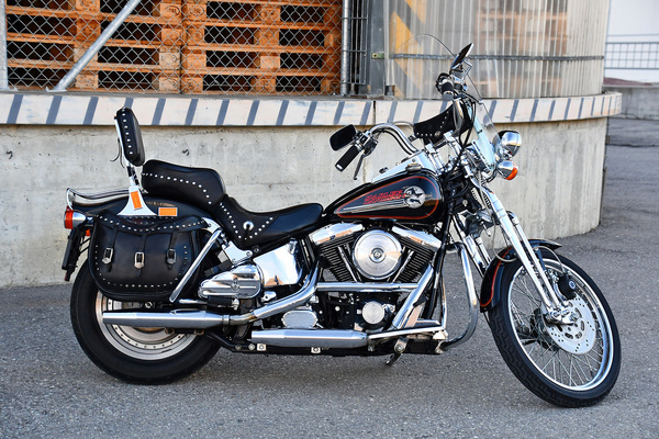 Bild: Harley-Davidson FXSTS 1340 Softail Springer (1993) - als Lot 20 an der Versteigerung der Oldtimer Galerie in Toffen am 28. März 2020