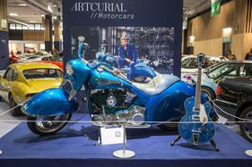 Harley-Davidson Softail Heritage 1340 (1990) - einst mit Johnny Hallyday auf der Bühne, für fast eine halbe Million versteigert von Artcurial - Rétromobile Paris 2022