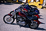 Harley-Davidson Sportster (2004) - Grosse und kleine Vorderräder, Speichen- und Gussräder, bauchige und tropfenförmige Tanks, flache und geschwungene Lenker und was der Variationen mehr sind (© Archiv Harley-Davidson, 2004) Harley-Davidson Sportster (2004) - Grosse und kleine Vorderräder, Speichen- und Gussräder, bauchige und tropfenförmige Tanks, flache und geschwungene Lenker und was der Variationen mehr sind (© Archiv Harley-Davidson, 2004)