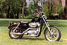 Harley-Davidson Sportster XLH 883 Hugger (1988) - Als 1988 die Sportster XLH 883 Hugger auf den Markt kam, wurde sie sogleich zum beliebten Motorrad für Frauen, obwohl Harley-Davidson nie entsprechende Werbung machte