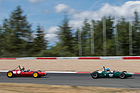 Bild: Harter Zweikampf über die gesamte Renndistanz: Bruno Weibel im Lotus 22 (links) und Mark Shaw im Brabham BT6 - FIA Lurani Trophy für Formel Junior Fahrzeuge am AvD Oldtimer Grand Prix 2018