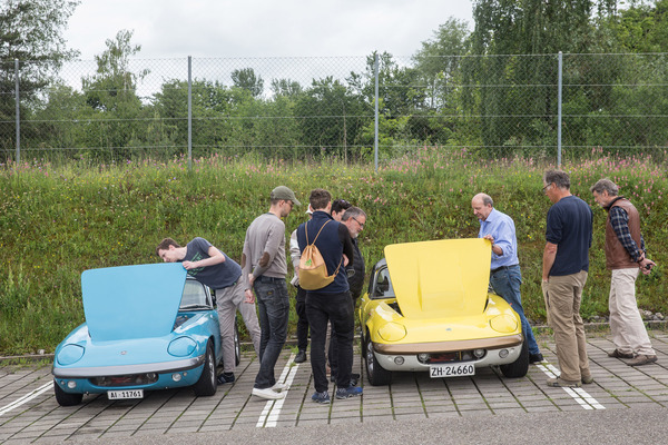 "Haubentauchen" gehört dazu. Der Big-Valve-Motor des Elan Sprint scheint deutlich interessanter zu sein als das Aggregat des S3 – TCS-Fahrtraining für Oldtimer