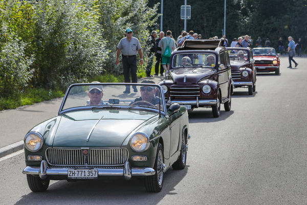 Hauptsache, die Sonne scheint herein - egal ob im MG Midget, Fiat 500 oder Triumph TR6 - 8. Lägern Classic 2025