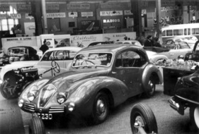 Healey 2,4 Litre (1947) - auf dem Pariser Autosalon von 1947