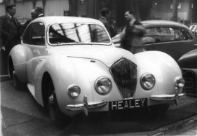 Healey 2,4 Litre (1947) - das Modell 'Westland' am Pariser Automobilsalon von 1947