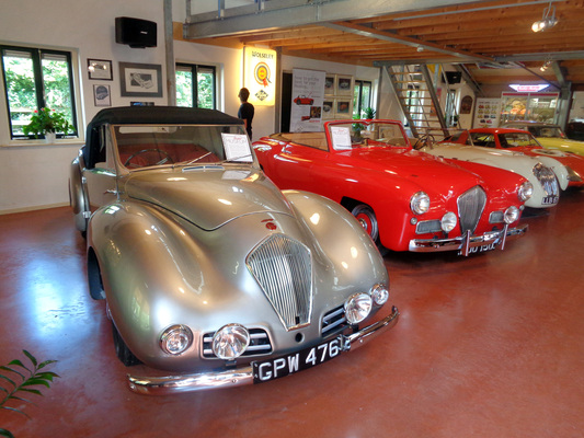 Bild Healey Duncan 1947,  Healey Sportsmobile 1947,  Healey Silverstone 1950, Austin Healey Sprite Le Mans/Sebring 1965, Austin Healey 3000 Competition - Healey-Museum in Vreeland (Niederlande)