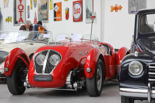 Healey Silverstone Type E (1950) - teuerster Wagen der Auktion - Oktober-Auktion der Oldtimer Galerie Toffen 2022