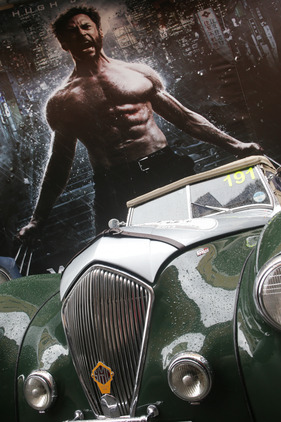 Healey Westland Roadster (1950) an der Mille Miglia 2013 - Auch das lauteste Brüllen vertreibt das schlechte Wetter nicht...