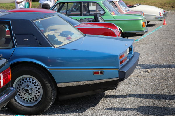 Heckdesign über die Jahrzehnte, besonders auffallend der Aston Martin Lagonda - Lägern Classic 2024