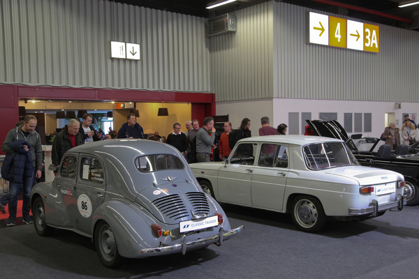 Heckmotor-Renault-Modelle - links der 4CV, rechts der R8 - Retro Classics Bavaria 2017 in Nürnberg