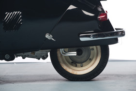 Heinkel Kabine 153 (1956) - angeboten an der Versteigerung des Bruce Weiner Microcar Museums durch RM Auction am 15. und 16. Februar 2013